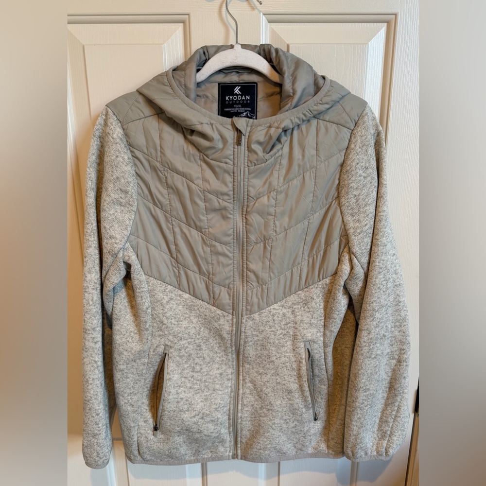 Like new Kyodan full zip fleece/nylon jacket. Size XL. Beige. Hooded